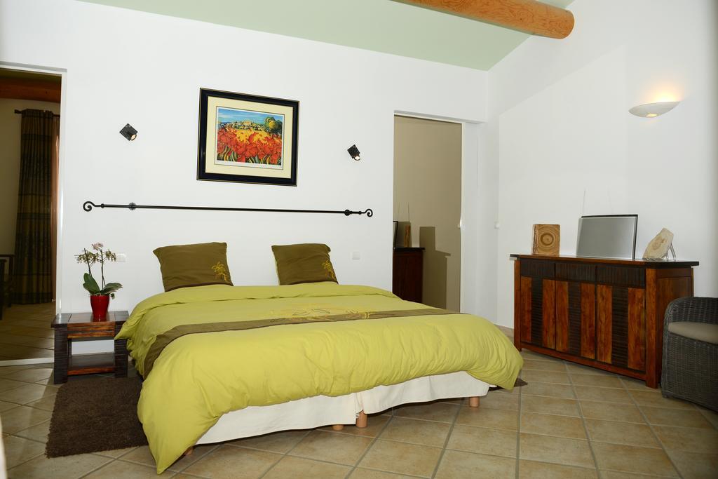 Bed and Breakfast Mas De Carabelle La Roque-Alric Номер фото