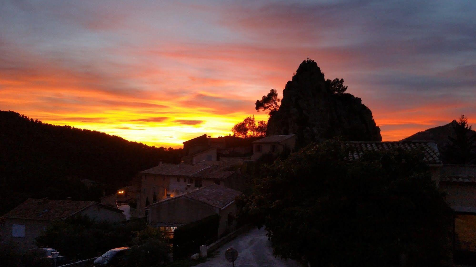 Bed and Breakfast Mas De Carabelle La Roque-Alric Экстерьер фото